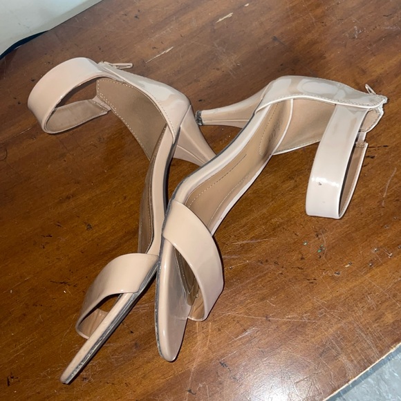 Nude Heels size 7.5 - Picture 4 of 4